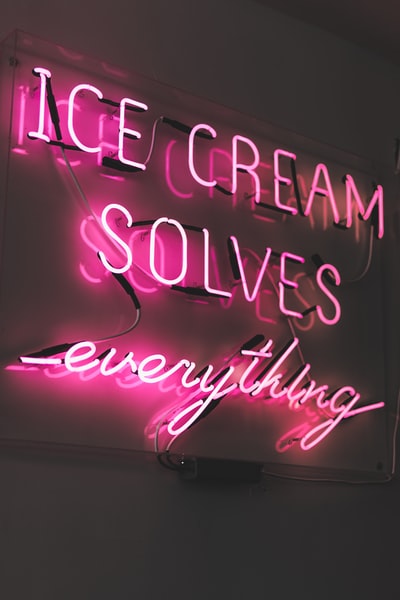 粉色冰淇淋LED标牌